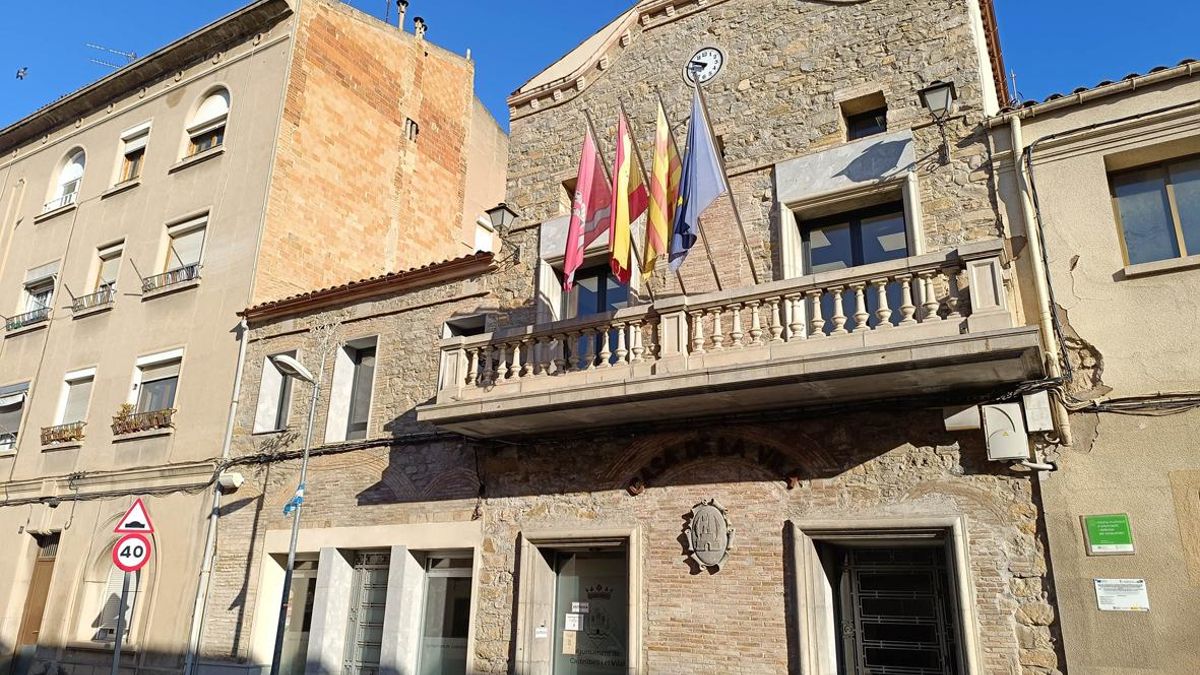 Façana de l'edifici de l'ajuntament de Castellbell