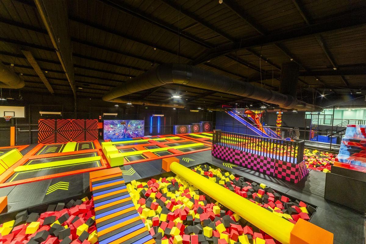 Happy Jump Vélez-Málaga, el parque de atracciones con saltos y toboganes que abrirá sus puertas este mes
