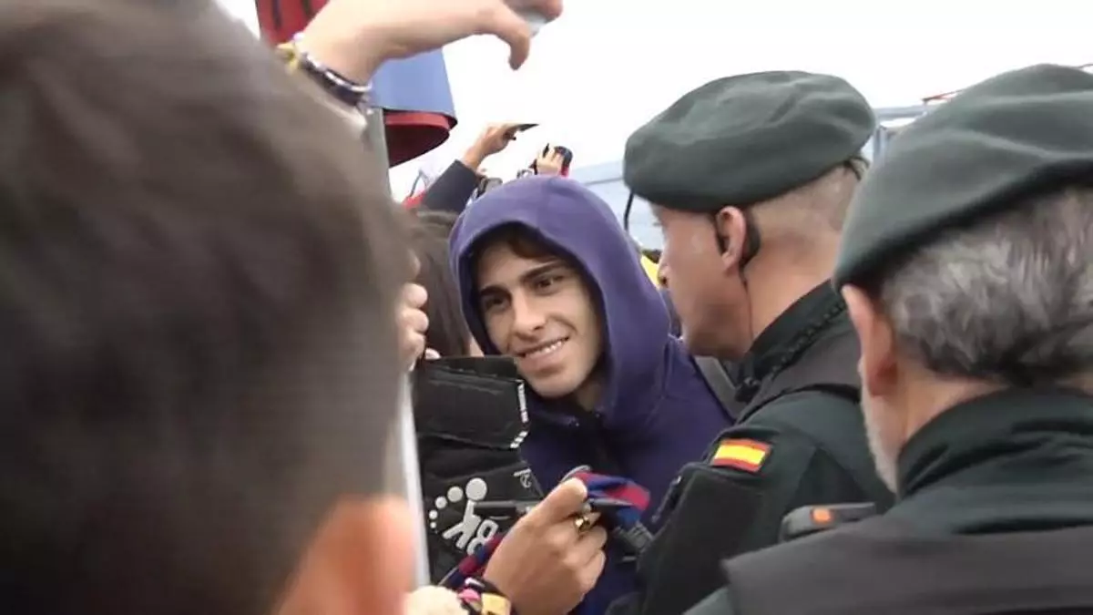 Joan Laporta y los jugadores del Barça felices con una afición entregada en Santander