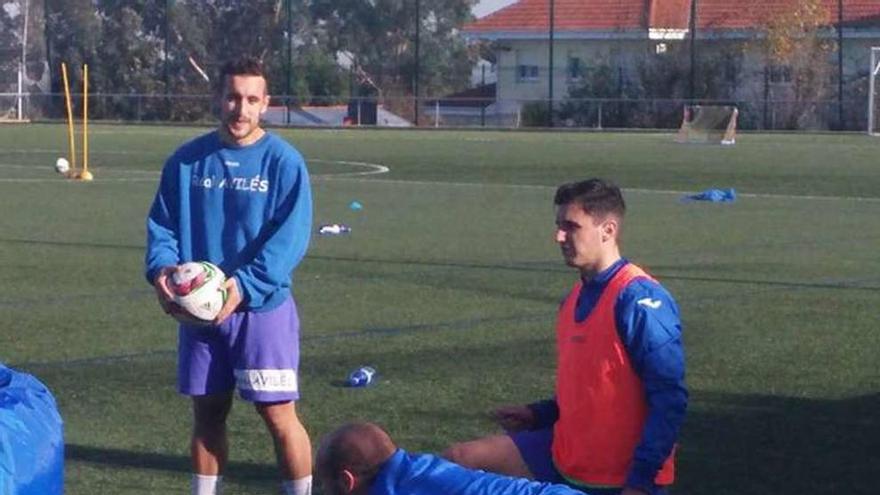 Josín, ayer en el entrenamiento, junto a Juanma y Jorge Sáez.