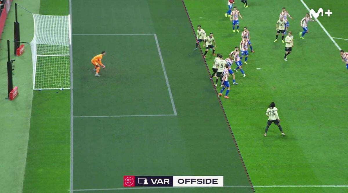 Imagen del VAR que anula el gol de Cubarsí