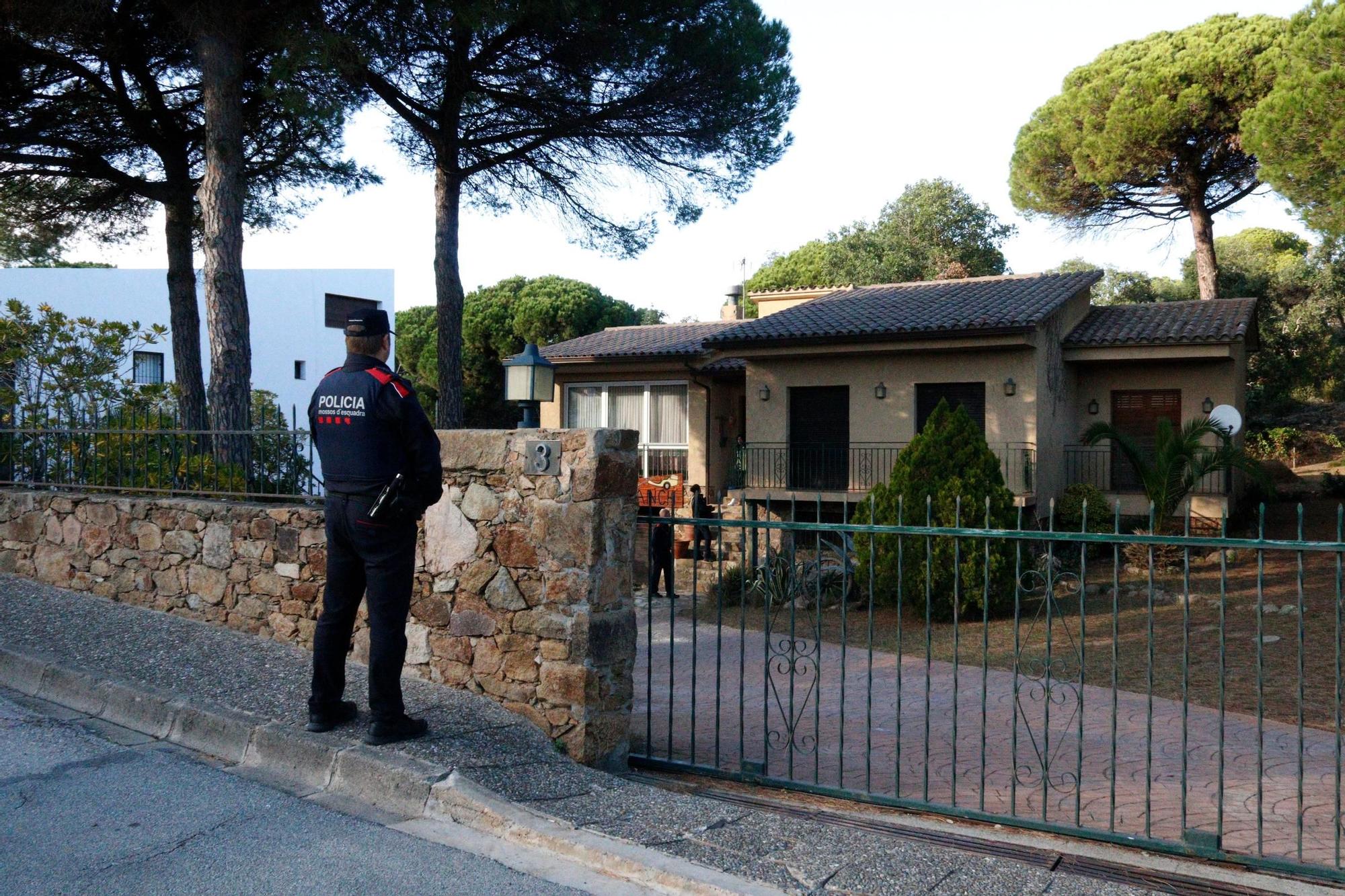 U home s'atrinxera en una casa quan l'anàven a desnonar a Lloret