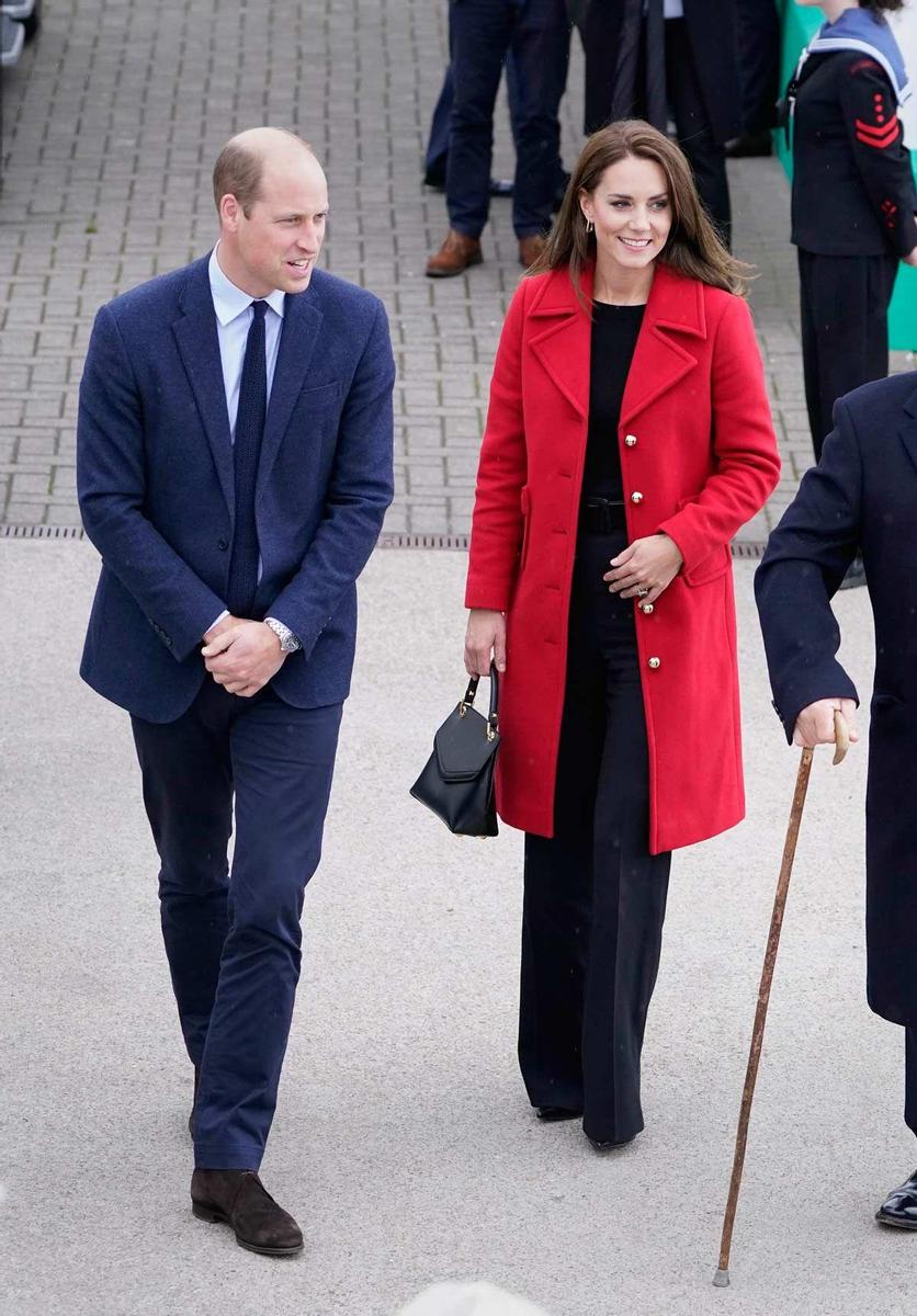 El príncipe Guillermo y Kate Middleton visitan Gales por primera vez como príncipe y princesa de Gales