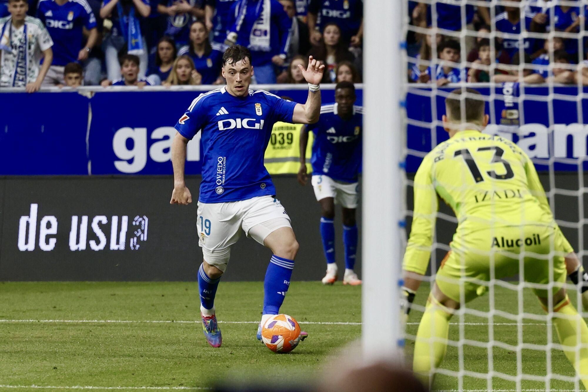 Así se vivió en el Carlos Tartiere la noche del ascenso del Oviedo a Primera División 24 años después