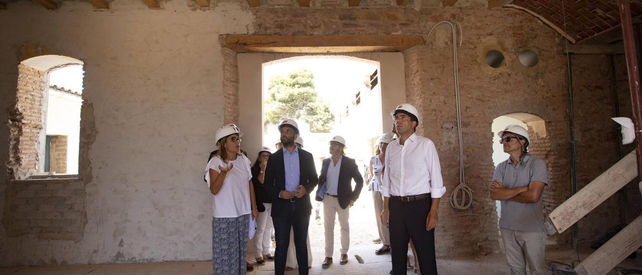 Visita de las autoridades durante el pasado verano.