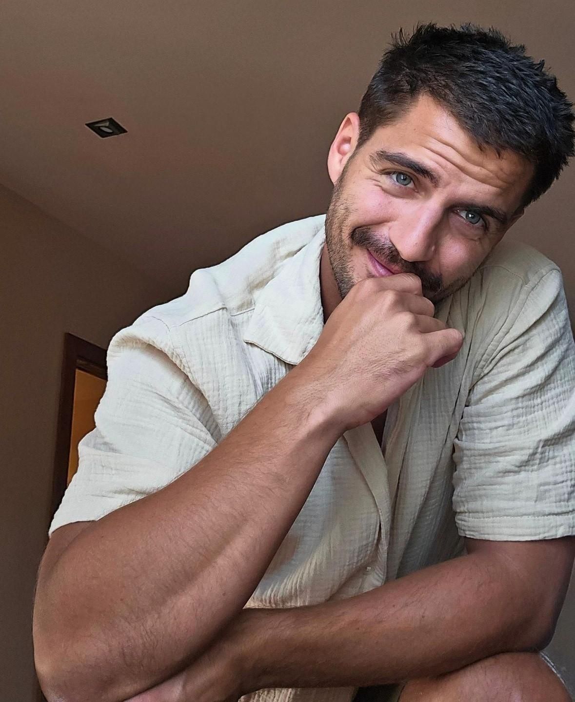 Maxi Iglesias tiene nueva novia