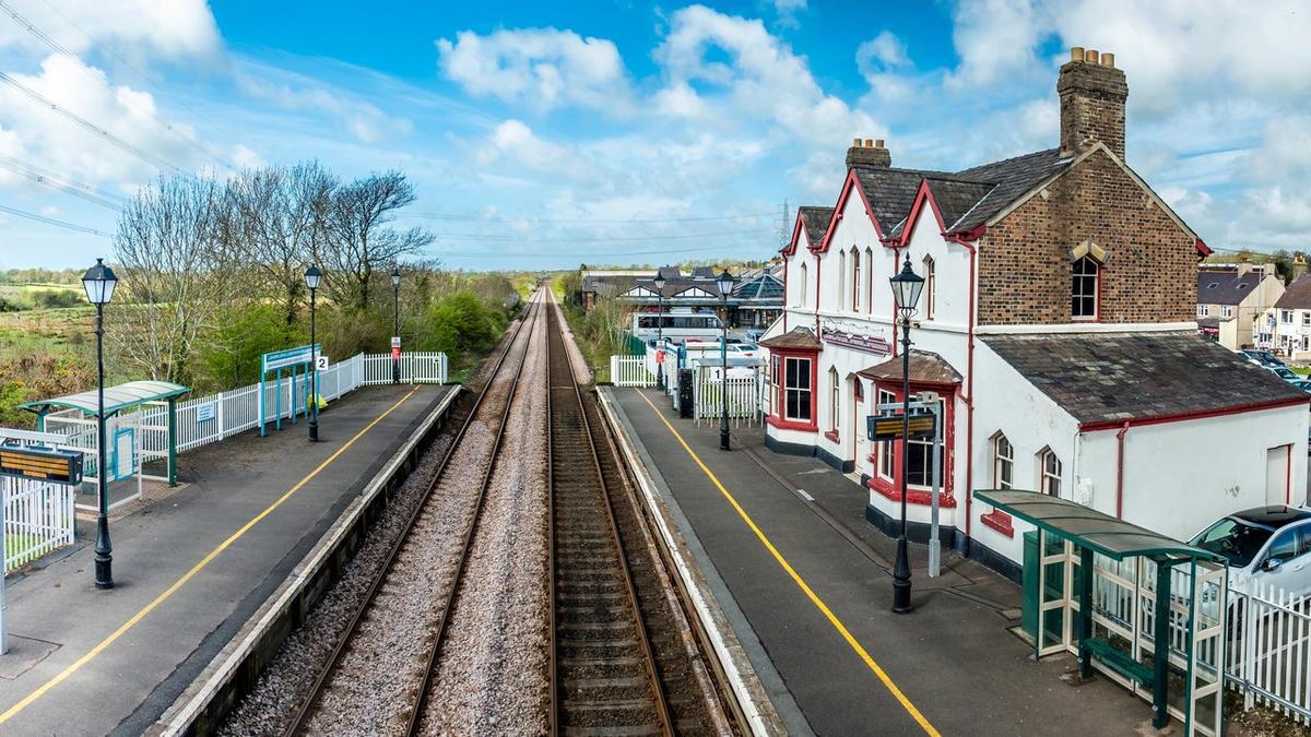 Llanfairpwllgwyngyllgogerychwyrndrobwllllantysiliogogogoch lugares raros