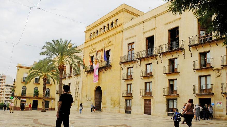 Anticorrupción pide información sobre cinco contratos del Ayuntamiento de  Elche