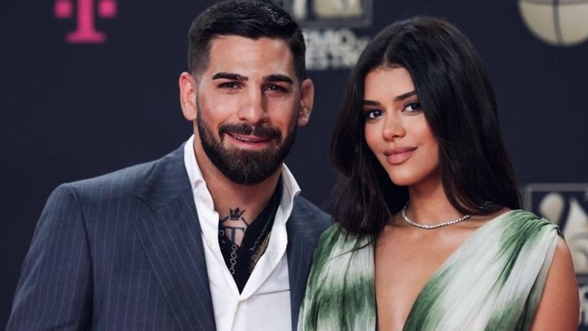 Ilia Topuria junto a su novia en una imagen de su Instagram