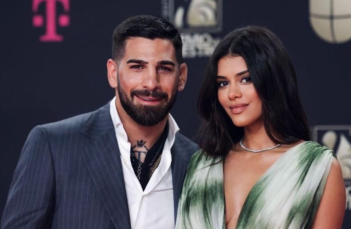 Ilia Topuria junto a su novia en una imagen de su Instagram