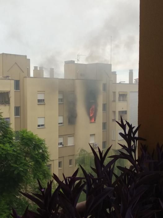 Incendio en la segunda planta de un edificio en Son Oliva