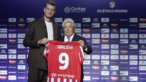 Sorloth, en su presentación con el Atlético: Espero tener grandes momentos en este estadio