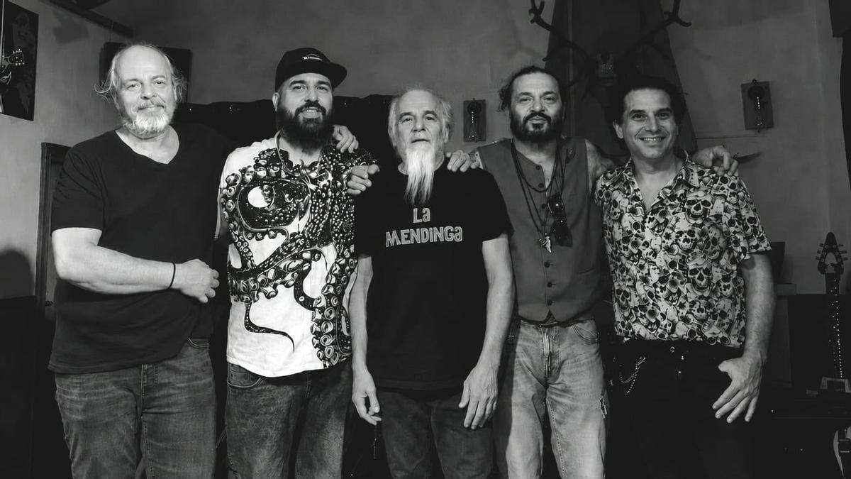 Red n' Rebel, banda de hard rock, con sus nuevos integrantes.