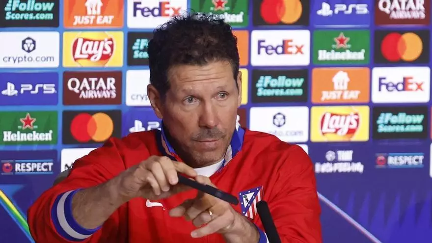 Brutal rajada de Simeone en defensa de Julián Álvarez