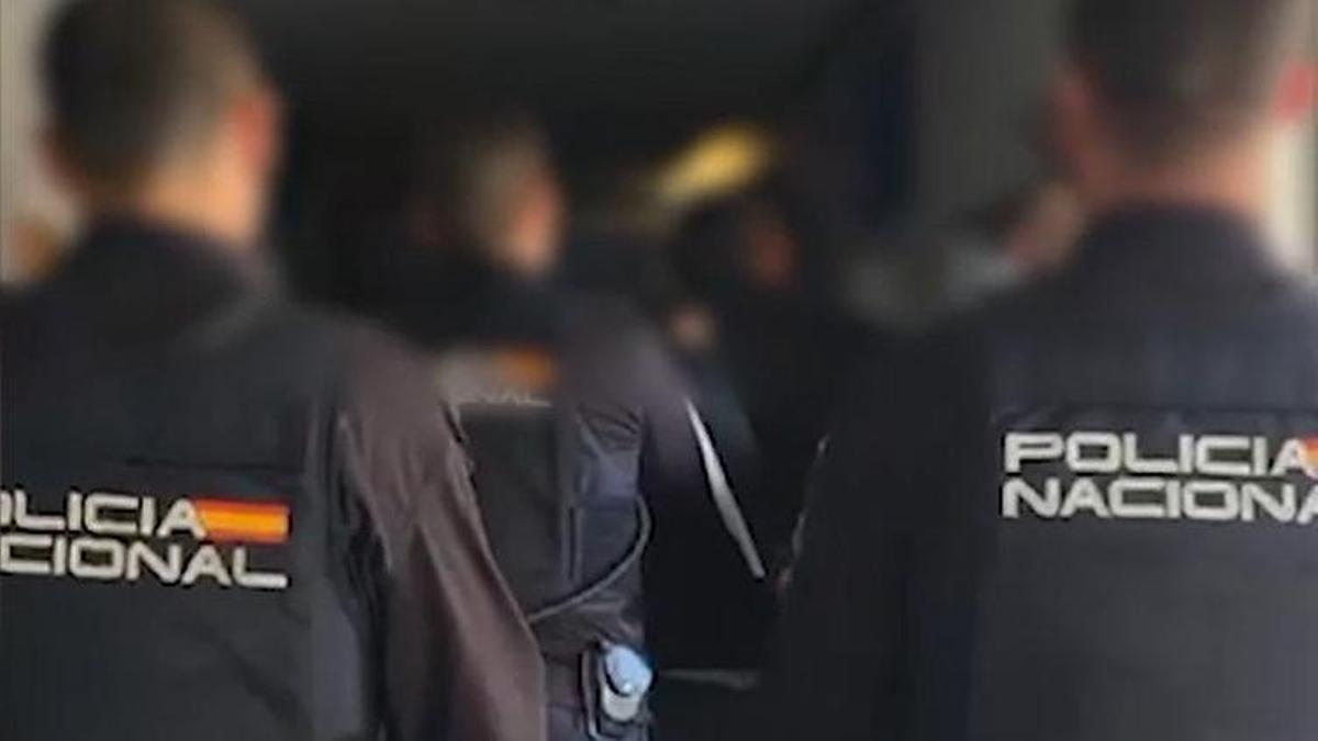 La Policía Nacional ha detenido en Marbella a un fugitivo condenado en Francia por delitos de secuestro y homicidio.