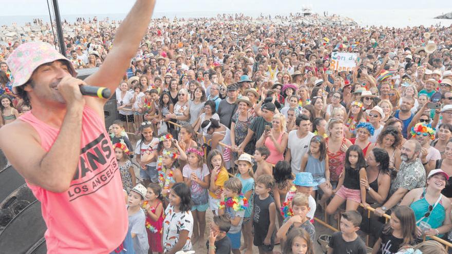 L&#039;orquestra Diversiones actuant en un concert