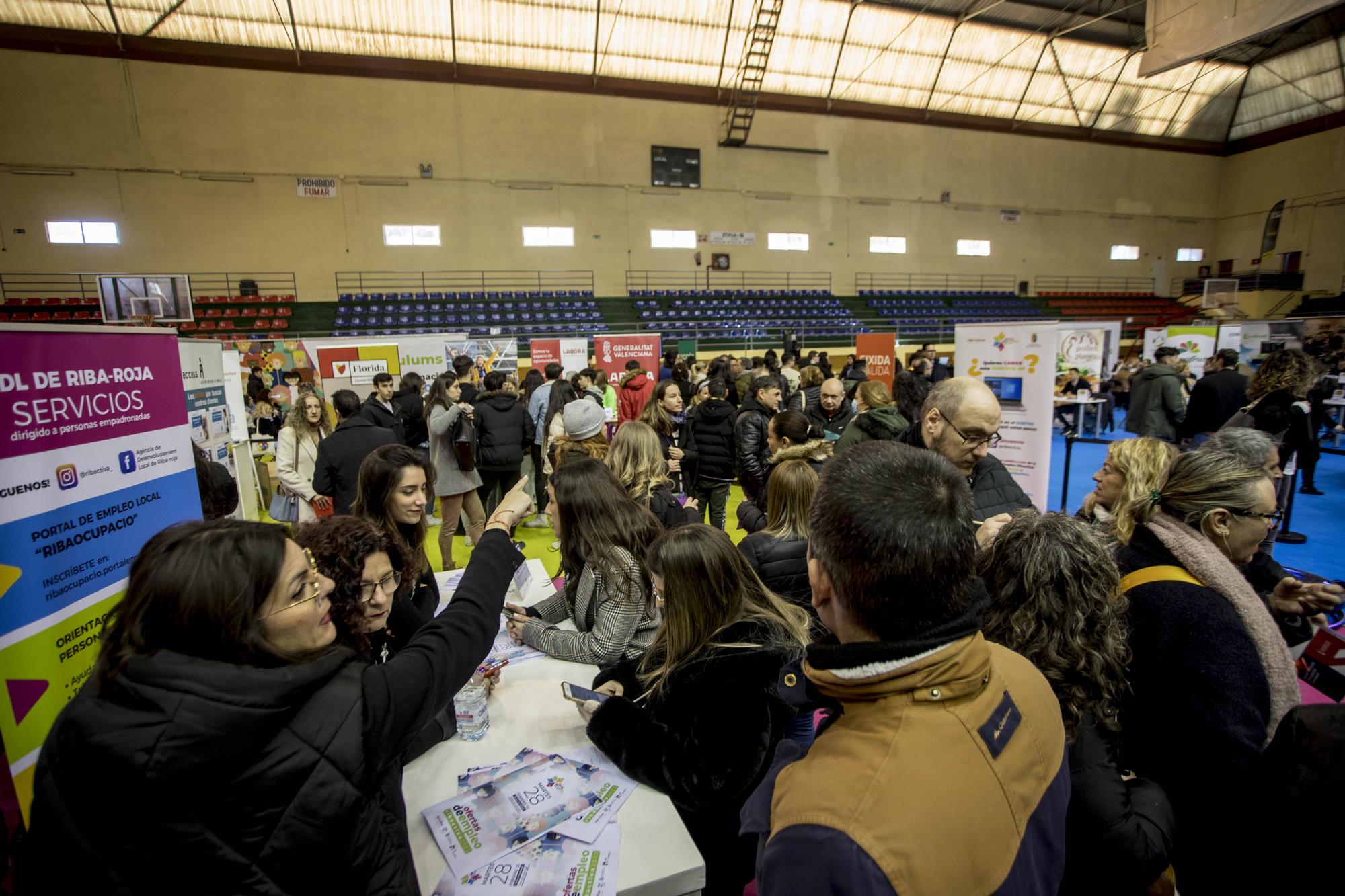 La Feria del Empleo de Riba-roja conecta a un centenar de empresas con 2.000 candidatos