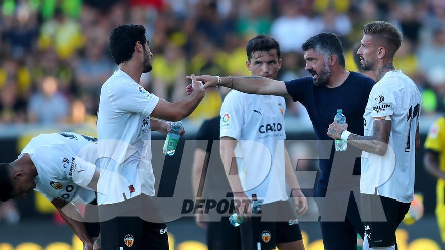 Gattuso, dando instrucciones en una pausa para hidratación