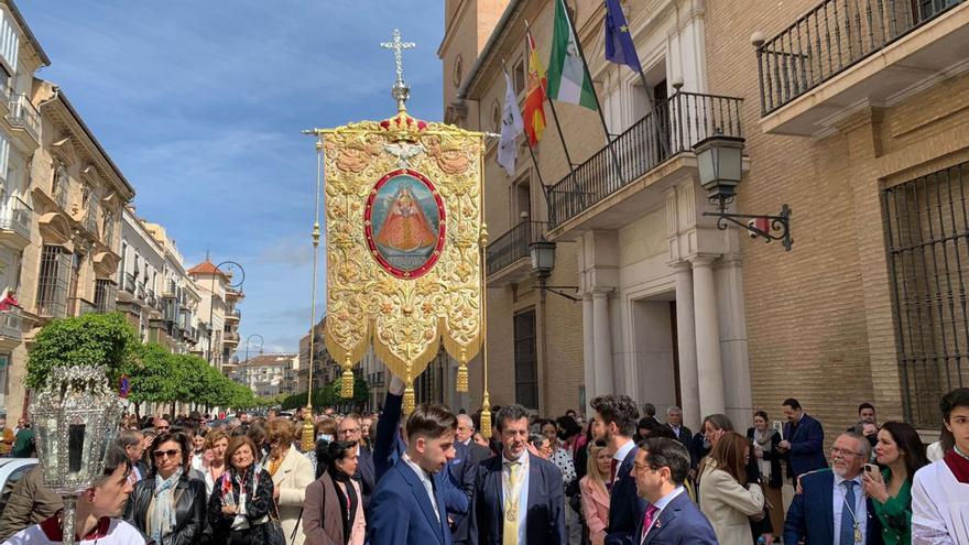 La Hermandad del Rocío de Antequera bendice su nuevo Simpecado