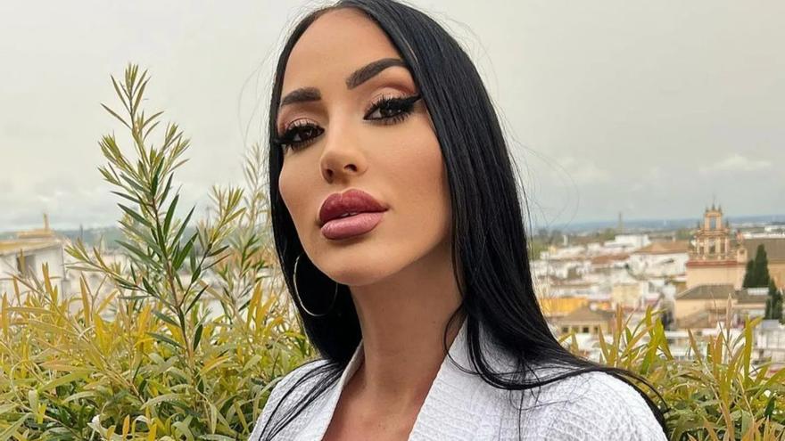 Aurah Ruiz se mete a politóloga y defiende a Trump: "A ver si te das una vueltita por Spain"