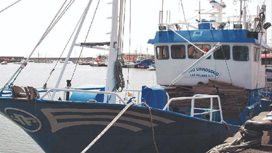 Un barco atunero de Lanzarote