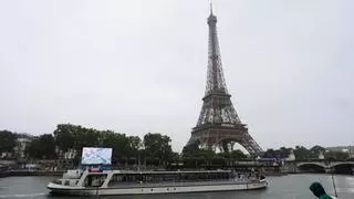 DIRECTO | La moda, a los pies de la Torre Eiffel, se abre paso en la ceremonia de inauguración