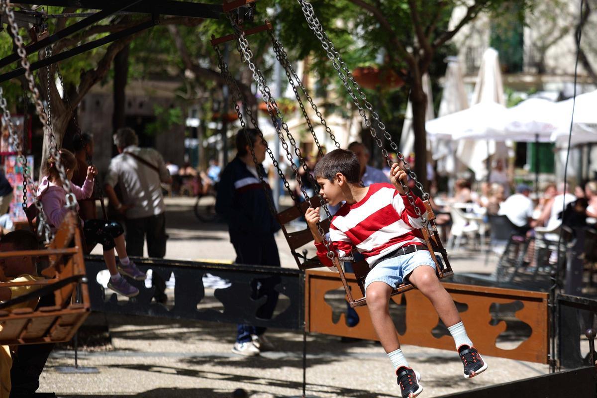 Así se divierten los niños en la Ibiza Medieval