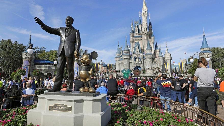 Disney World reabre sus puertas en medio del récord diario de muertes en Florida