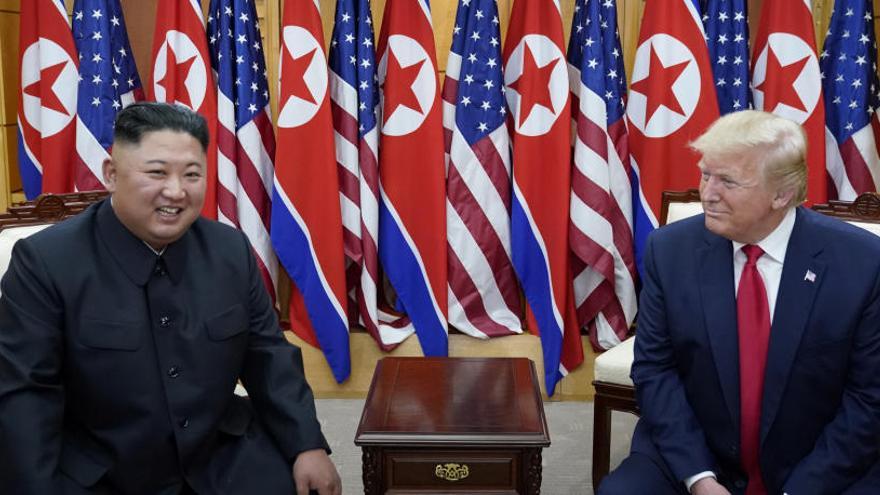 Imagen de la reunión entre Donald Trump y Kim Jong Un.