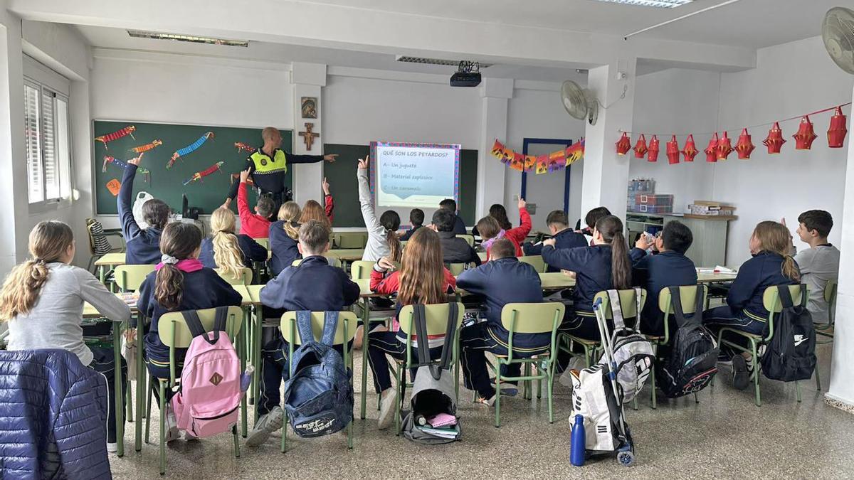 Charla a los escolares sobre el uso de petardos.