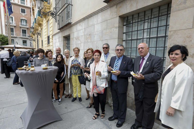 9 d'Octubre: Recepción de invitados en el Palau de la Generalitat