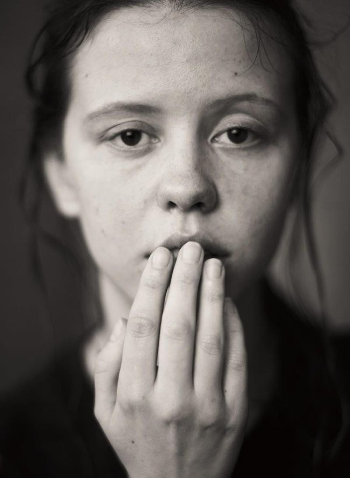 Mia Goth, en el calendario Pirelli 2020