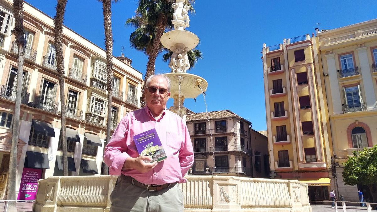 El historiador, con su novela de la Málaga del XVII, esta semana en la antigua plaza mayor de la ciudad.