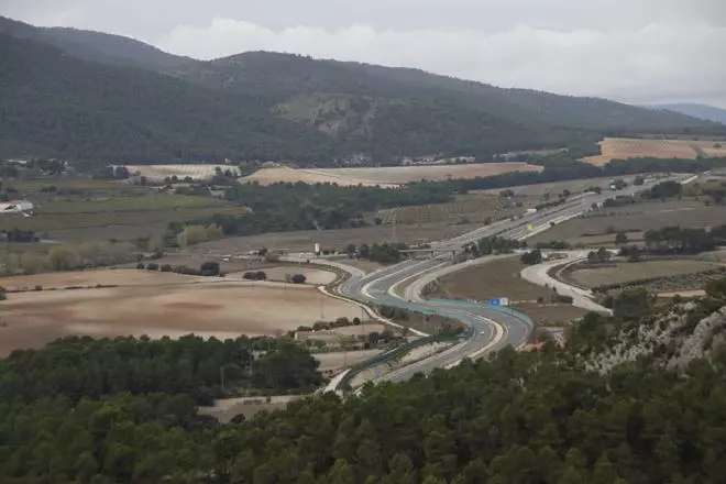 Una empresa proyecta una pequeña planta solar en las faldas de La Carrasqueta