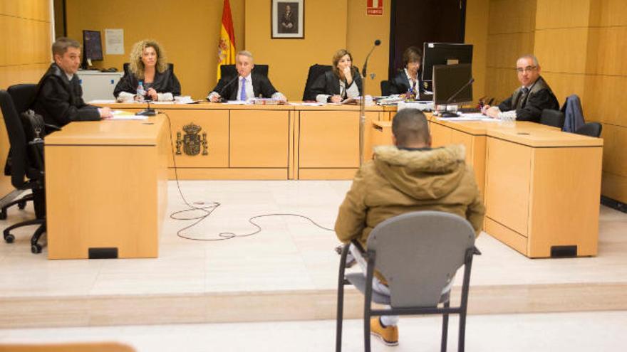 Estafa cuatro millones de euros con contratos falsos del Cabildo de Tenerife