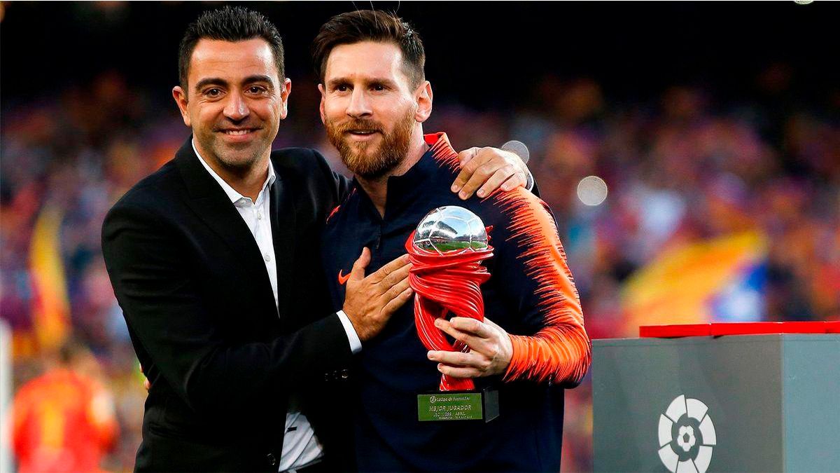 Xavi y Messi, en el Camp Nou