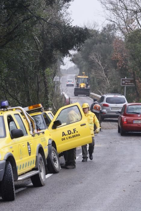 Un tornado deixa danys en cases, naus i vehicles a Cistella