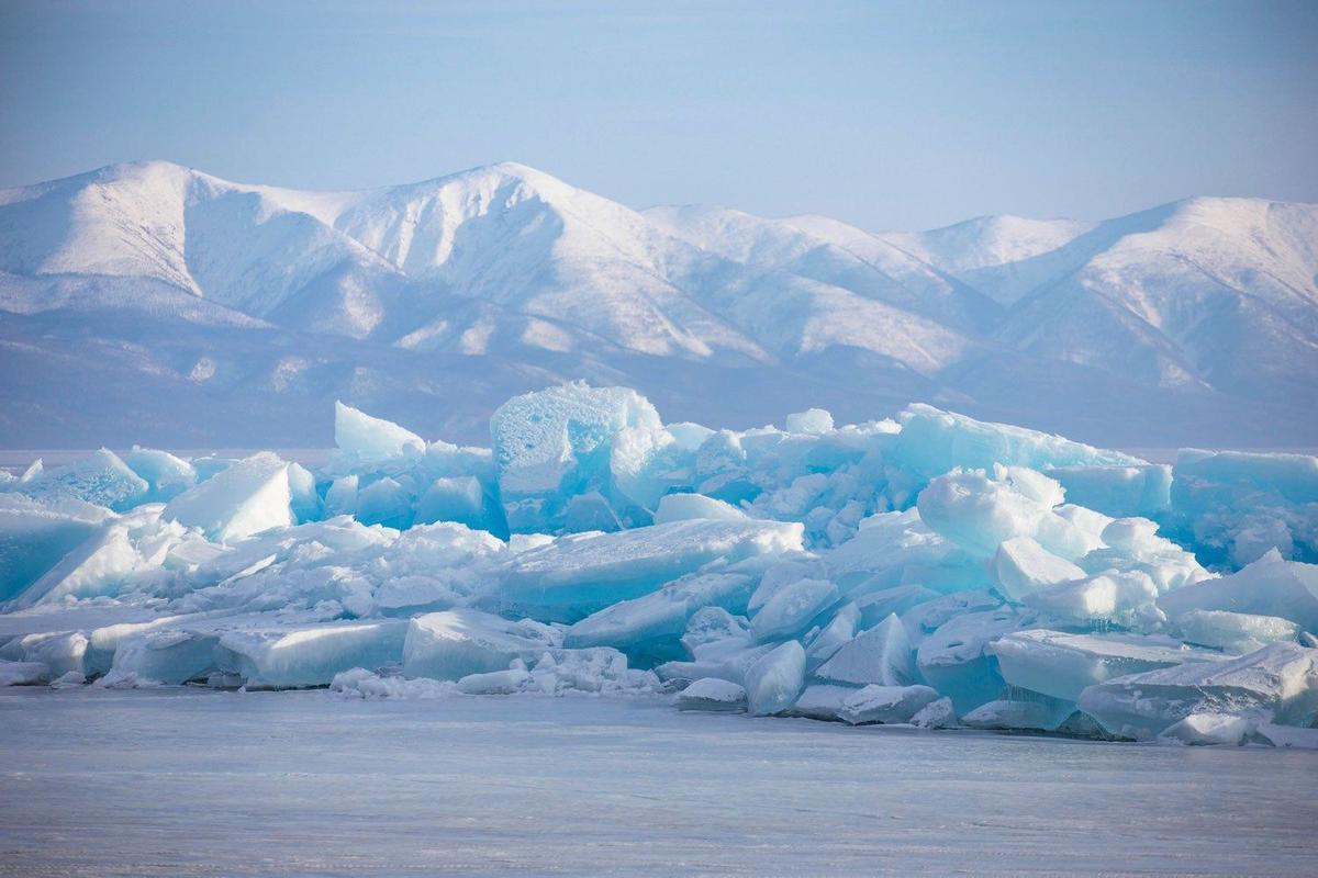 Bloques de hielo en el Lago Baikal, Rusia