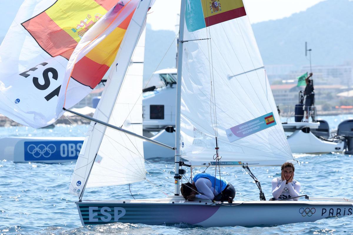 Jordi Xammar y Nora Brugman en la Medal Race de 470 mixto de los JJOO