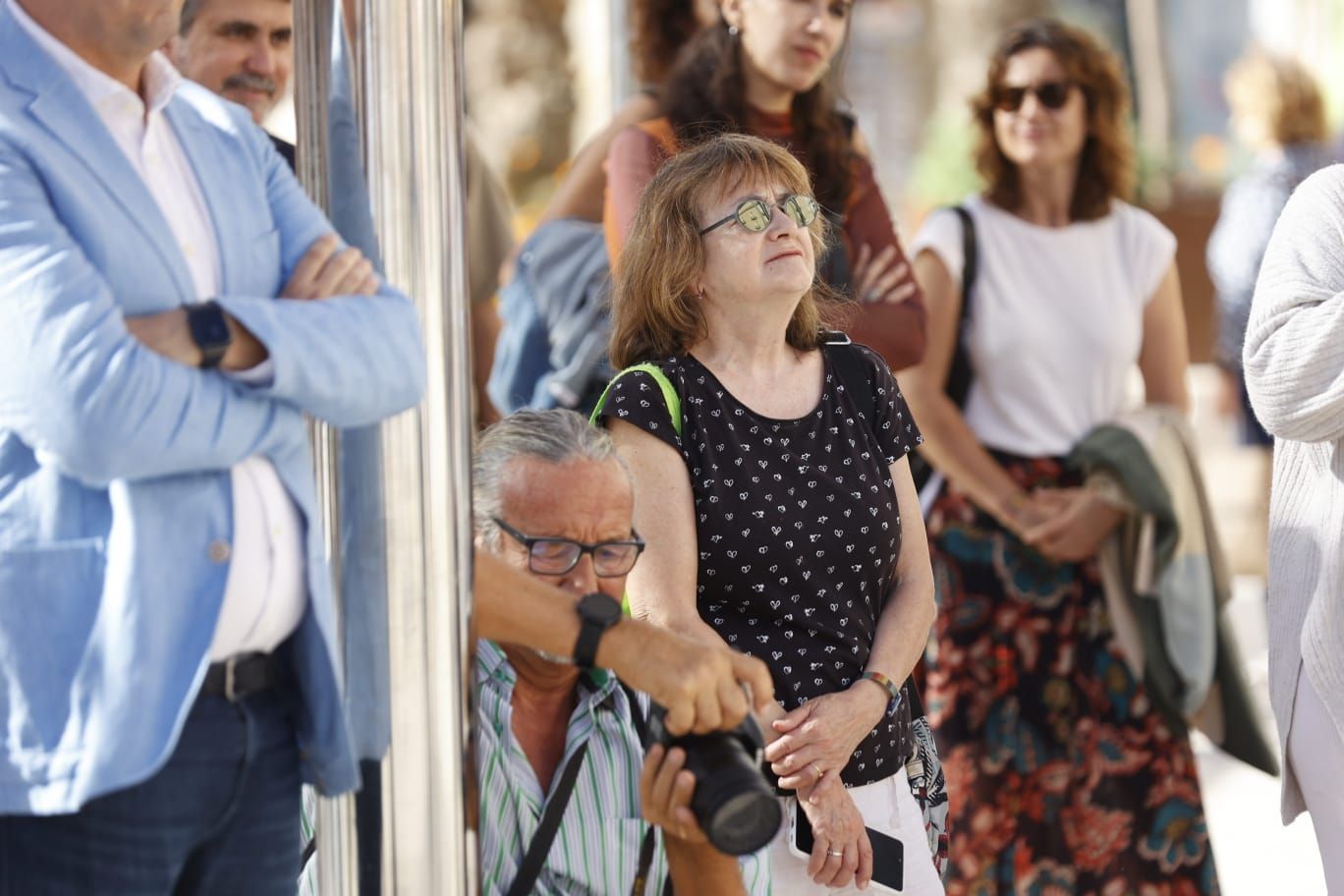 Levante-EMV expone 150 portadas para la historia en la plaza de la Reina