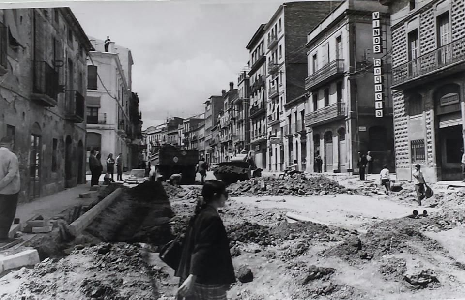 Pavimentació amb formigó de les carreteres de Vic i de Cardona, els anys 1969-1970