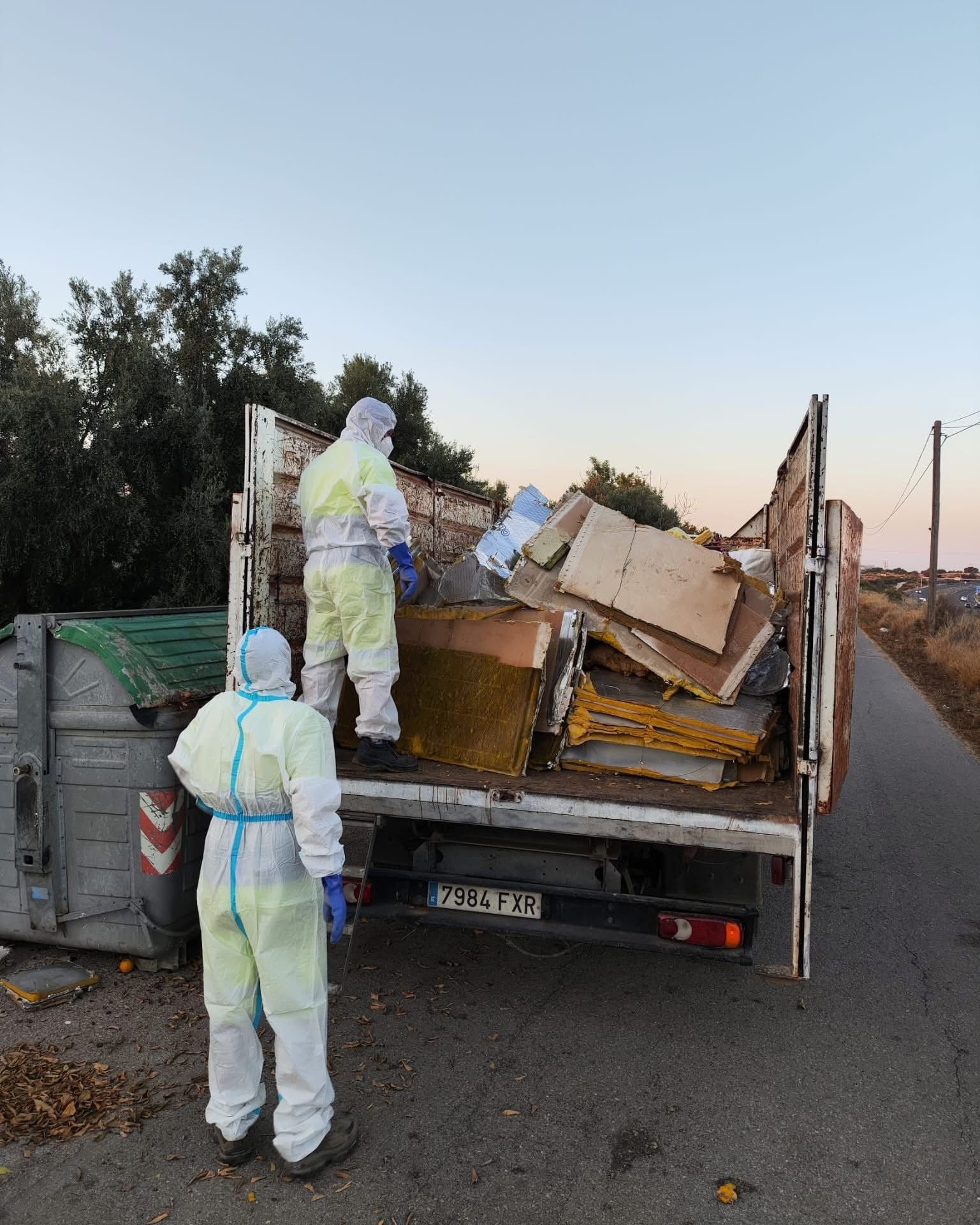 Desechos peligrosos en una partida de El Campello
