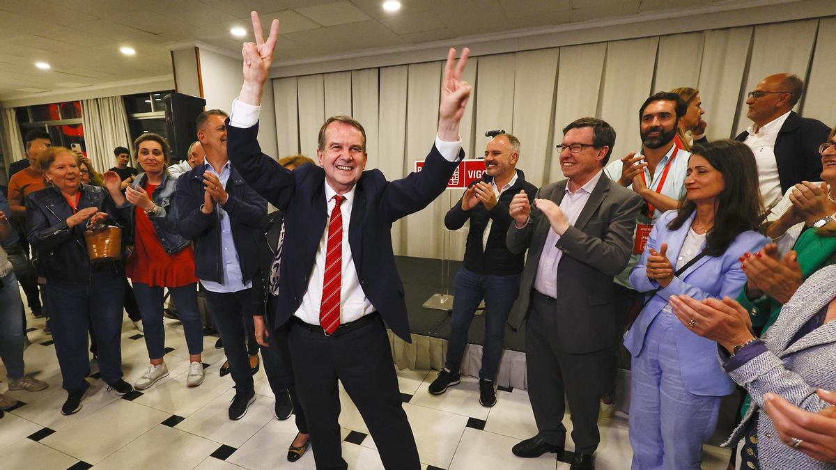 Abel Caballero celebra su victoria en el hotel Ciudad de Vigo el pasado 28 de mayo.
