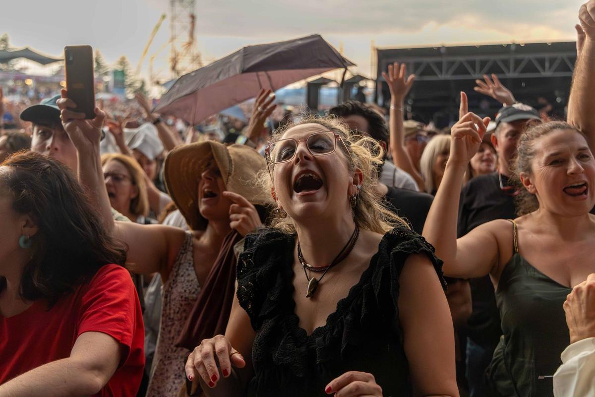 Búscate en esta galería y revive una de las noches musicales más especiales del año en Santiago.