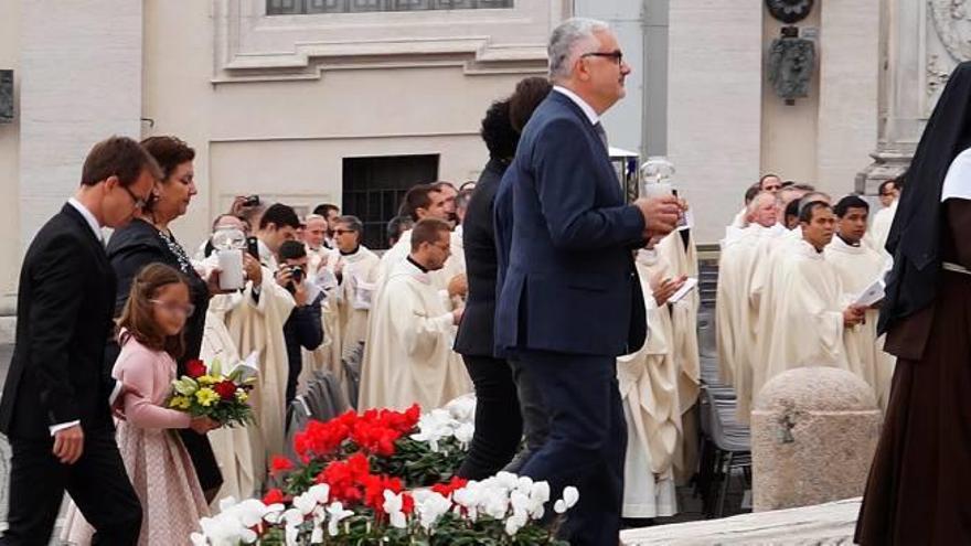 El Papa canoniza al matrimonio al que atribuyen la cura de una niña valenciana