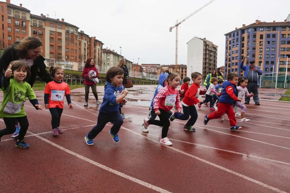 Carrera Solidaria por el Sáhara en el Estadio Municipal de Atletismo Yago Lamela