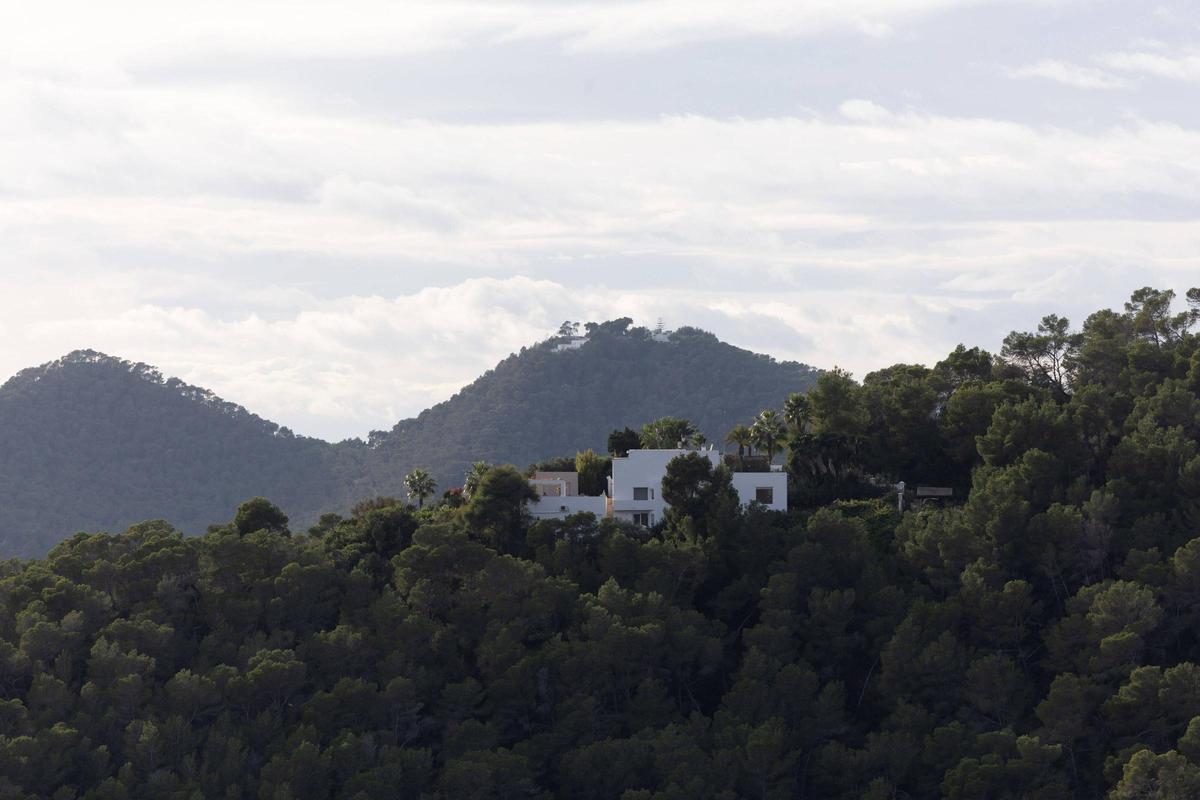 Las imágenes del derrumbe que dejó dos trabajadores heridos en Santa Eulària