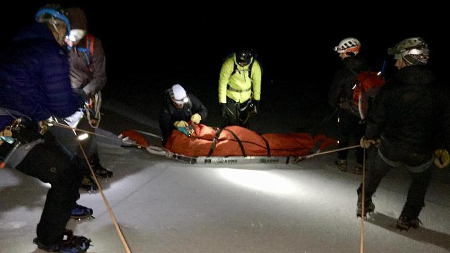 Un ferit greu després de caure 200 metres per una glacera a la Cerdanya