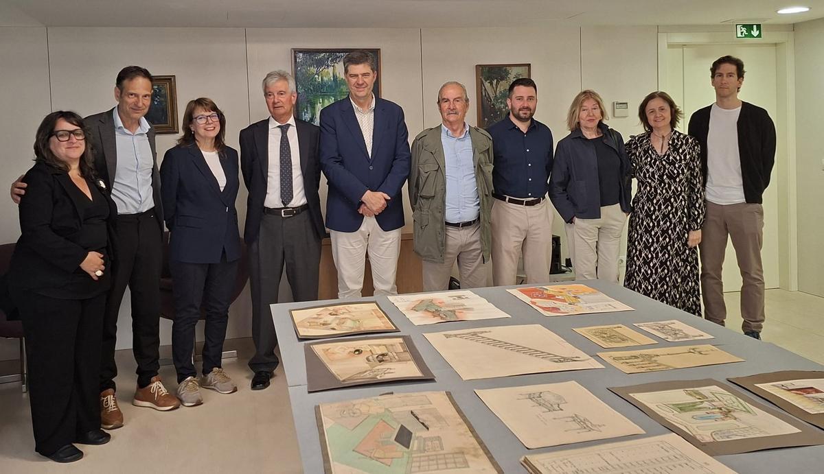 Foto de familia en la presentación de la incorporación del fondo de Can Juncosa a l'Arxiu del Regne de Mallorca.