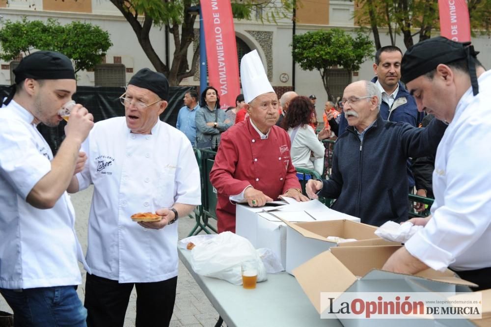 Reparto de pasteles de carne en el Cuartel de Arti